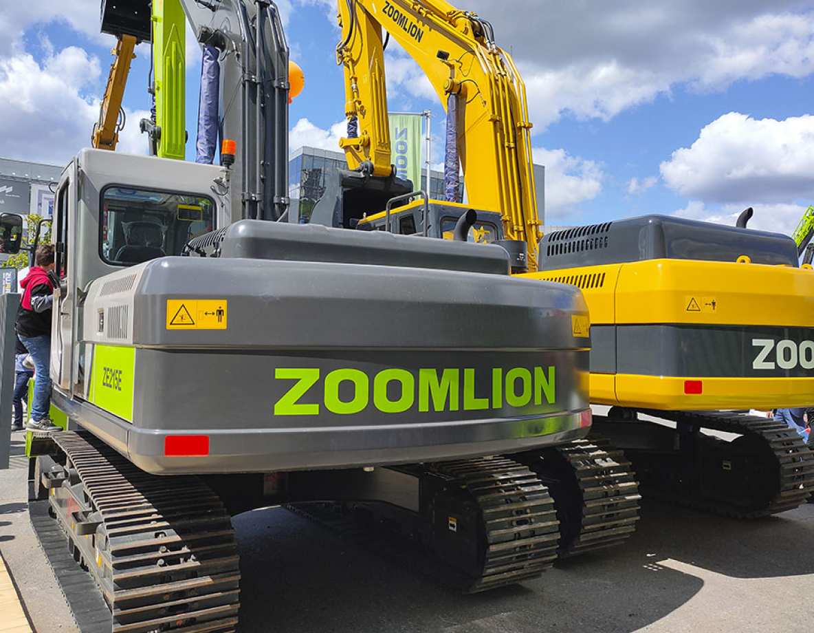 /images/sections/catalog/excavators/tracked/ZE215E/ZE215E_4.jpg