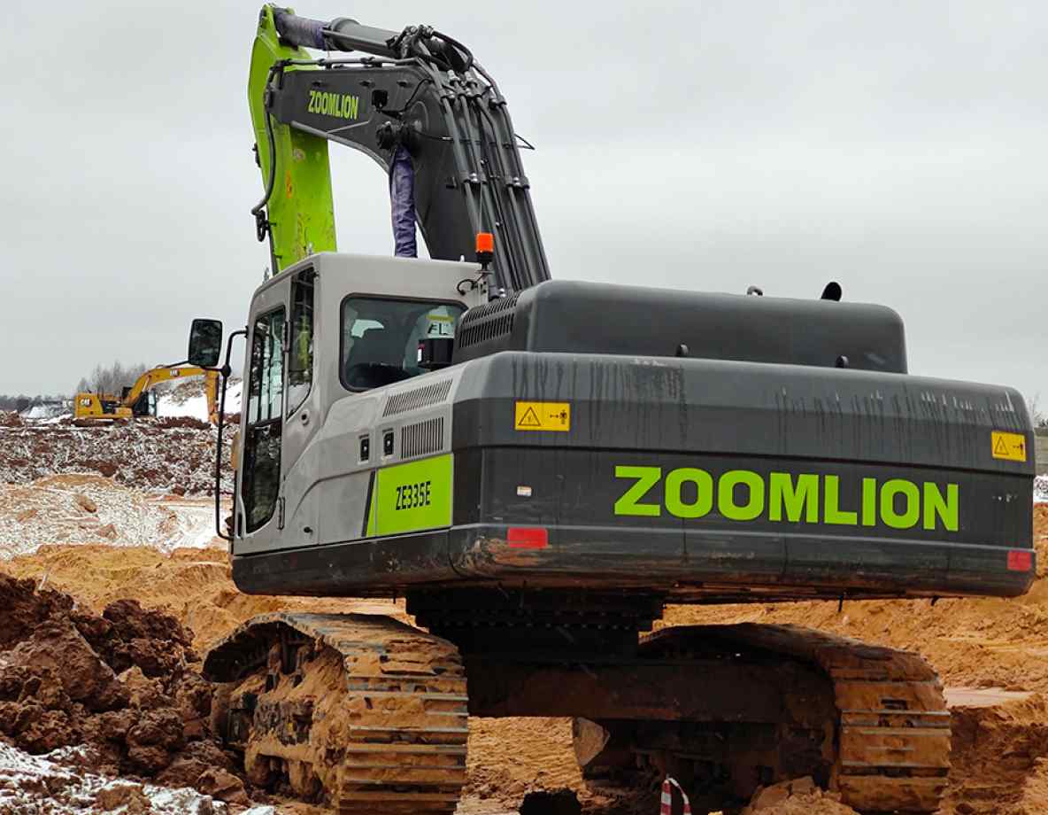 /images/sections/catalog/excavators/tracked/ZE335E/ZE335E_4.jpg